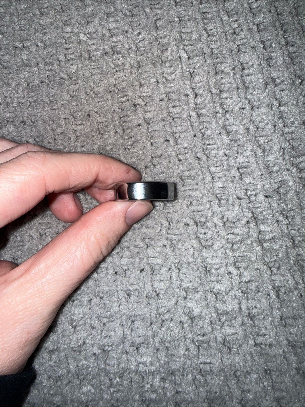 RingConn Gen 2 Air Ring, Charger, and Cable - Silver - Size 9 - Picture 3 of 3